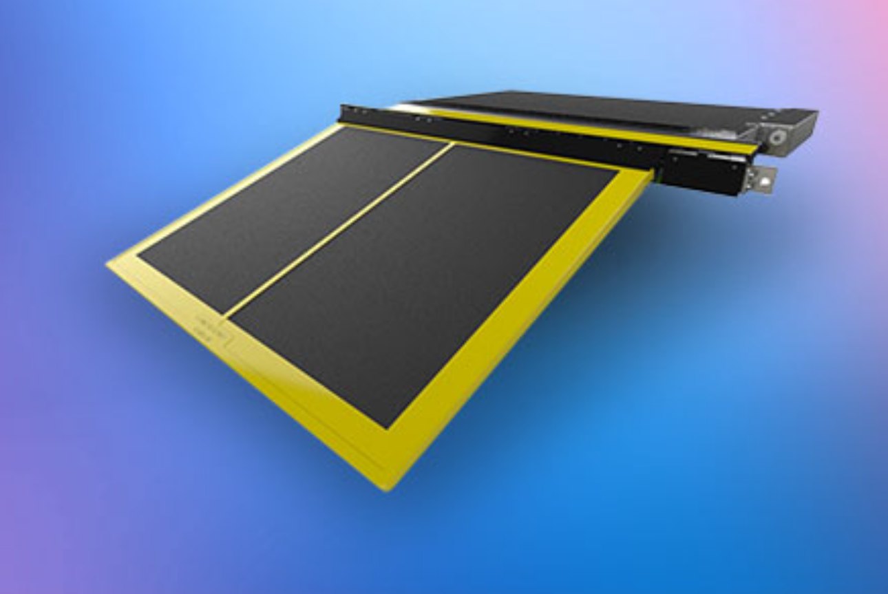 Compak powered cassette ramp, extended, with yellow edge marking